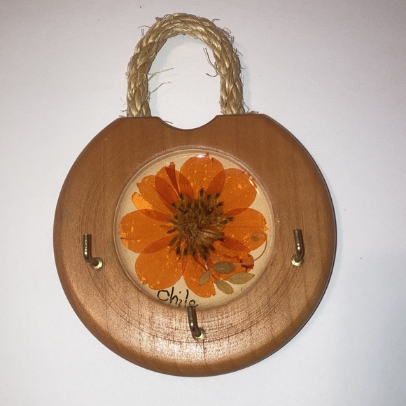 Pressed Flower Wood Wall Hanging Key Holder Made in Chile - Picture 2 of 4